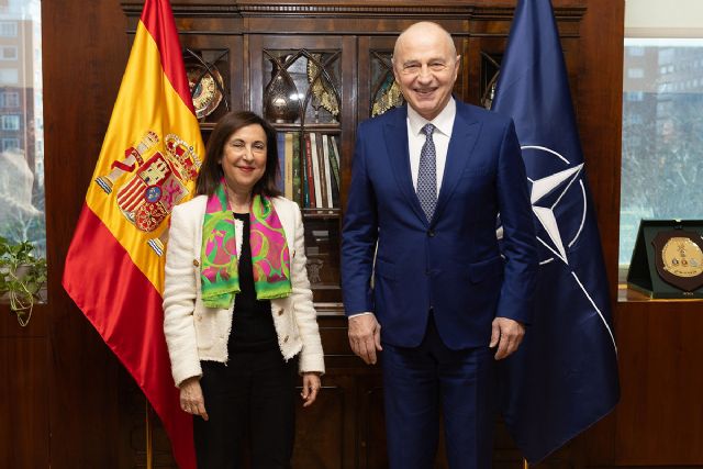 Robles se reúne con el vicesecretario general adjunto de la OTAN para preparar la próxima cumbre de Washington - 1, Foto 1