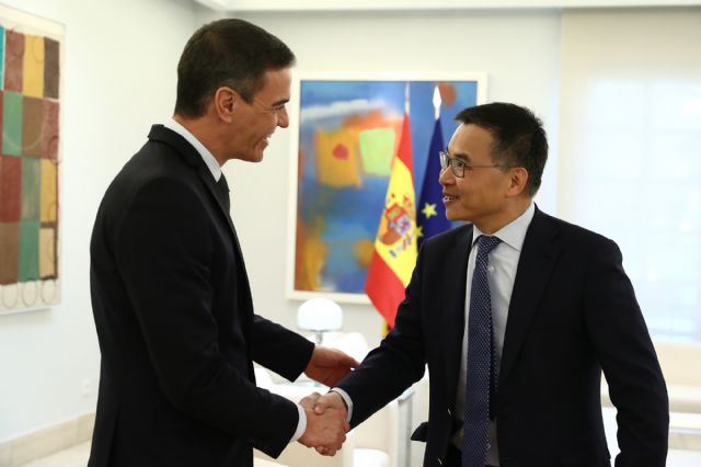 Sánchez se reúne con el presidente de Envision, que anuncia el inicio de la construcción de la gigafactoría de baterías en Cáceres - 1, Foto 1