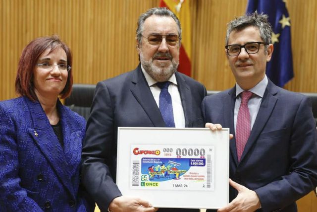 Félix Bolaños participa en el acto de presentación del cupón de la ONCE dedicado a la reforma del artículo 49 de la Constitución - 1, Foto 1