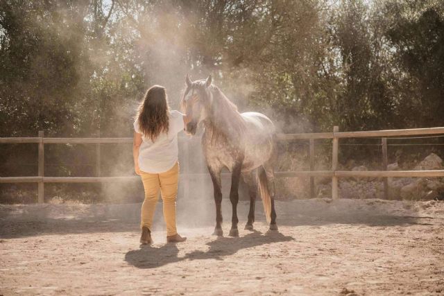 Son Cavalls ofrece coaching asistido de caballos para personas individuales - 1, Foto 1