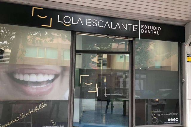 Los servicios que ofrece la clínica especializada en implantes dentales Lola Escalante Estudio Dental - 1, Foto 1