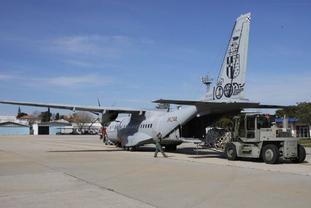 El avión con los 110 paracaídas que facilitarán la ayuda humanitaria a Gaza sale hoy hacia Jordania ​​​​​​​ - 1, Foto 1