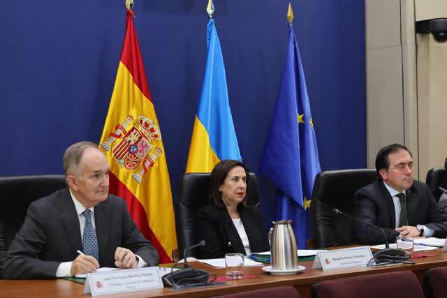 Albares y Robles asisten a la reunión de seguimiento de la Conferencia de Apoyo a Ucrania - 1, Foto 1