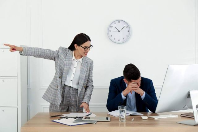 Hacer frente al acoso laboral con la ayuda del equipo profesional de Català Reinón Abogados - 1, Foto 1