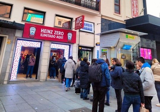 Heinz Ketchup Zero y Samplia causan furor con su ruleta de premios aéreos, explosión de sabores en Callao - 1, Foto 1