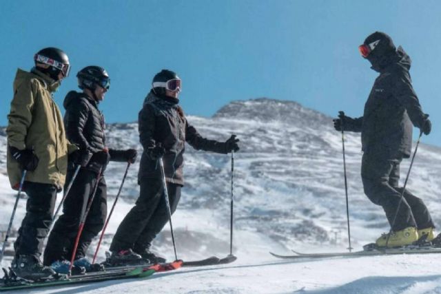 Este abril, las clases de esquí y snowboard en Sierra Nevada están de descuento - 1, Foto 1