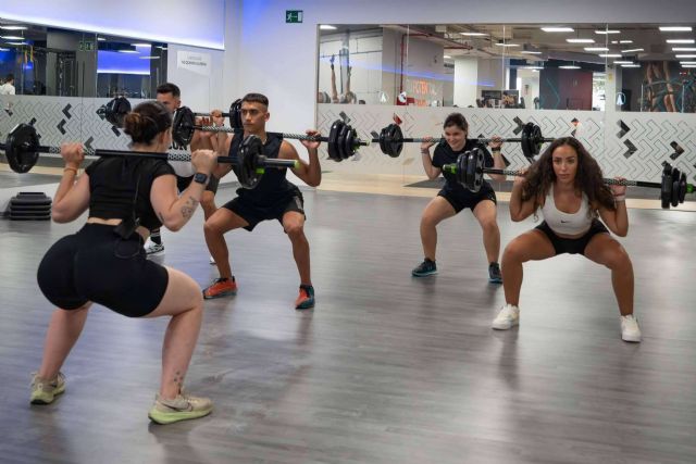 Trabajar para la salud y la diversión en los gimnasios VivaGym - 1, Foto 1