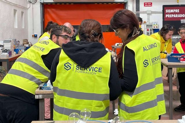 Servicedoor Formación brinda una formación en Técnico Auxiliar de Puertas Automáticas - 1, Foto 1