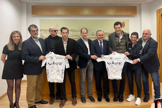 Murwall Sport presenta los maillots solidarios a favor de la Asociación Española Contra el Cáncer - 1, Foto 1