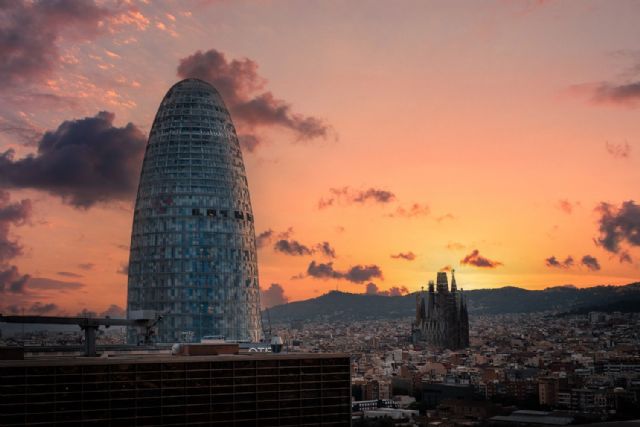 Un Sant Jordi diferente en Torre Mirador Glòries y el 24 un homenaje a Victoria de los Ángeles - 1, Foto 1