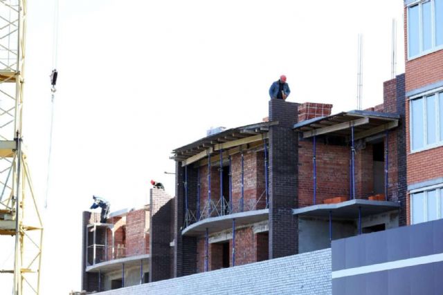 Preocupación por los aislantes utilizados en construcciones y reformas a raíz del incendio de Valencia, con Jesbal Habitatge - 1, Foto 1