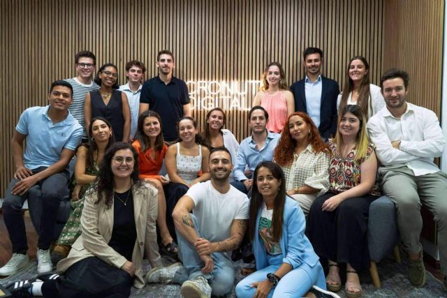 Los jóvenes emprendedores que salvaron de la quiebra a esta empresa de bolsas de plástico - 1, Foto 1