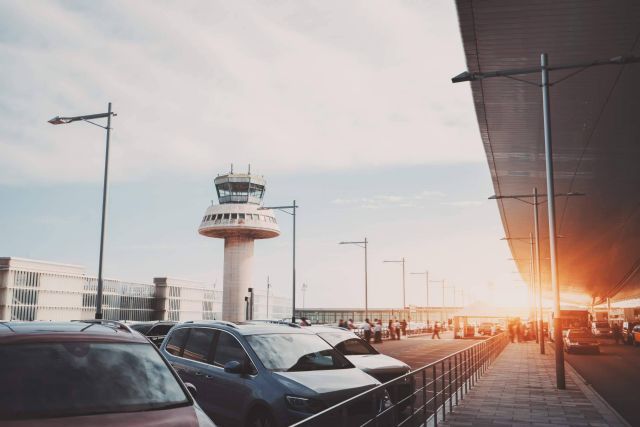 Servicio de parking aeropuerto Alicante para viajar sin contratiempos ni preocupaciones, con Aparcalo - 1, Foto 1