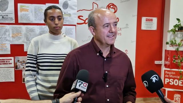 El PSOE pide al Ayuntamiento informes que justifiquen dejar a la oposicin fuera del acto de presentacin del Corremayo Mayor 2024, Foto 1