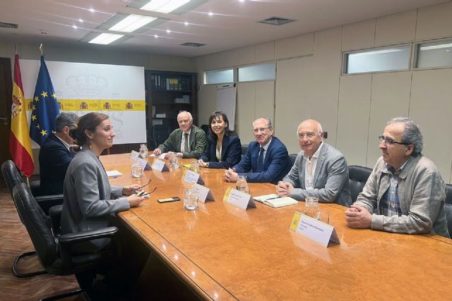 Sanidad y la Federación de Asociaciones Científico-Médicas Españolas acuerdan colaborar en la actualización de programas formativos - 1, Foto 1