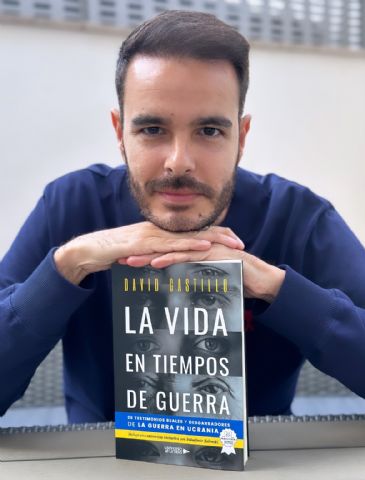 David Castillo, el escritor que ha entrevistado a Zelenski,estará el jueves día 23 firmando su libro«La vida en tiempos de guerra» en la Casa del Libro de Sevilla - 1, Foto 1