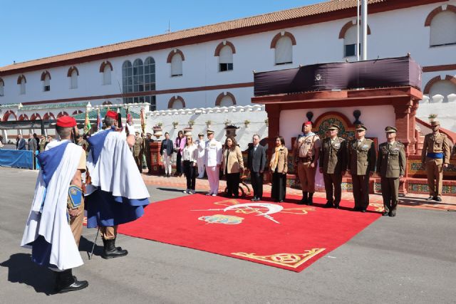 Robles asiste al acto de homenaje a los caídos del Grupo de Regulares Ceuta nº 54 - 1, Foto 1