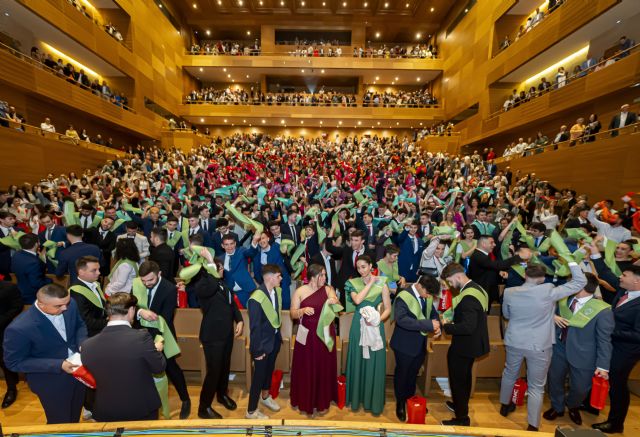 La Graduación de la Promoción 2024 de modalidad presencial de la UEMC llena el Auditorio del Centro Cultural Miguel Delibes - 1, Foto 1