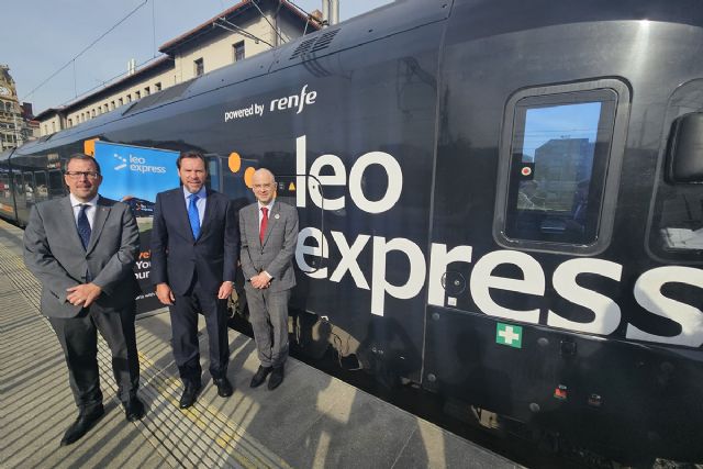 Óscar Puente ofrece la experiencia de las empresas españolas para desarrollar el tren de alta velocidad en Chequia - 1, Foto 1