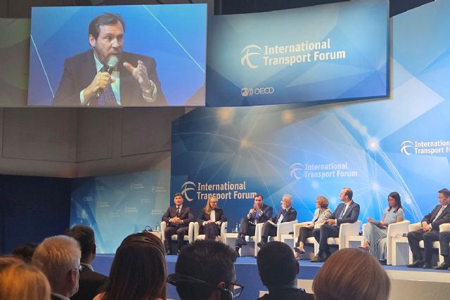 Óscar Puente destaca el gran avance de las infraestructuras y la alta velocidad españolas como modelo para lograr un transporte más sostenible - 1, Foto 1