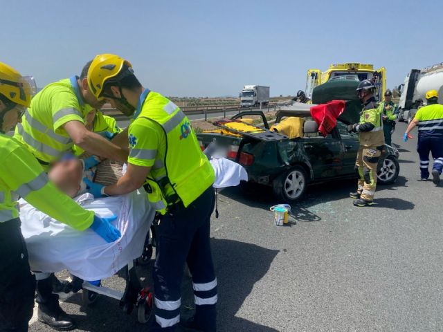 Trasladado al hospital a dos heridos en accidente de tráfico ocurrido en la autovía A-7, en Lorca - 1, Foto 1