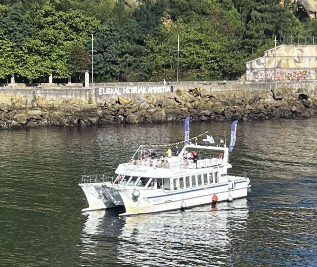 Catamaran Ciudad San Sebastián ofrece una mirada diferente de la costa donostiarra a bordo de un navío sostenible - 1, Foto 1