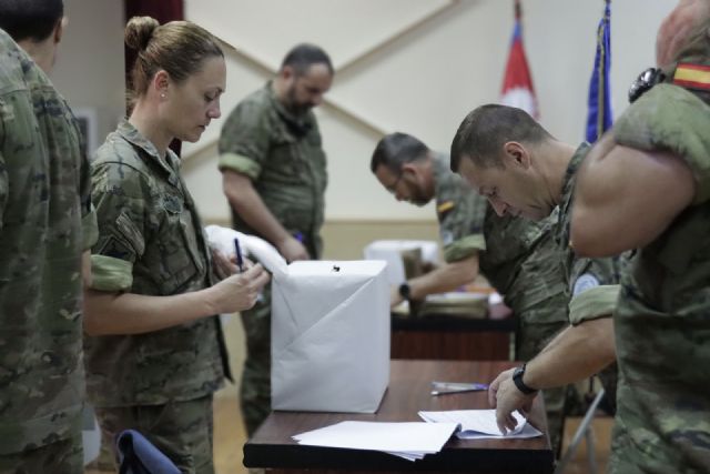 Cerca de 2.300 militares destinados en el exterior solicitan el voto por correo - 1, Foto 1