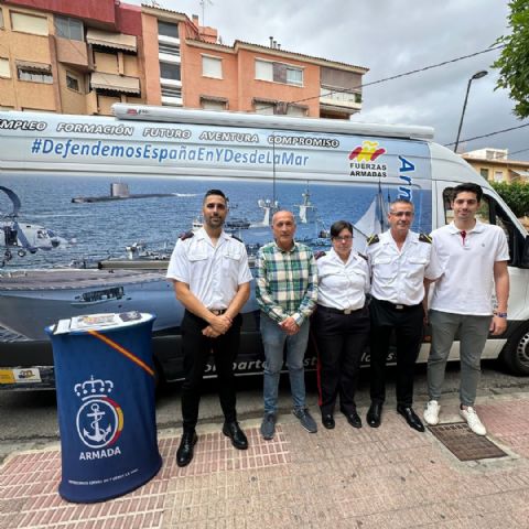 Visita de las Fuerzas Armadas Españolas a los institutos de Mula para informar sobre sus salidas laborales - 1, Foto 1