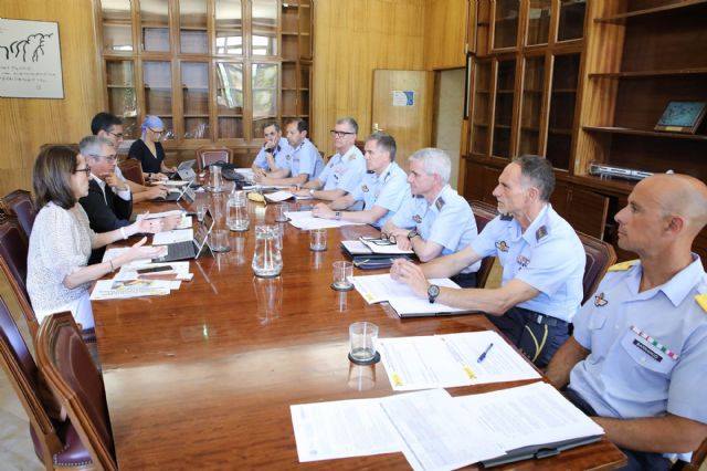 Transición Ecológica y Defensa, preparados para la campaña de incendios forestales con la operación de los aviones anfibios del Estado - 1, Foto 1