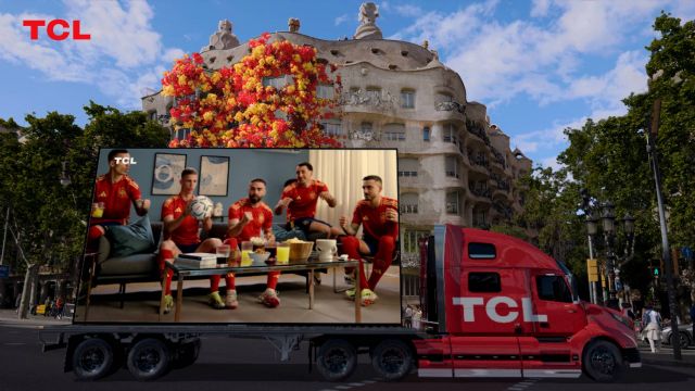 Es ‘Time to Go Big’ de la mano de TCL con una campaña épica de FOOH para celebrar las competiciones europeas de fútbol de este verano - 1, Foto 1