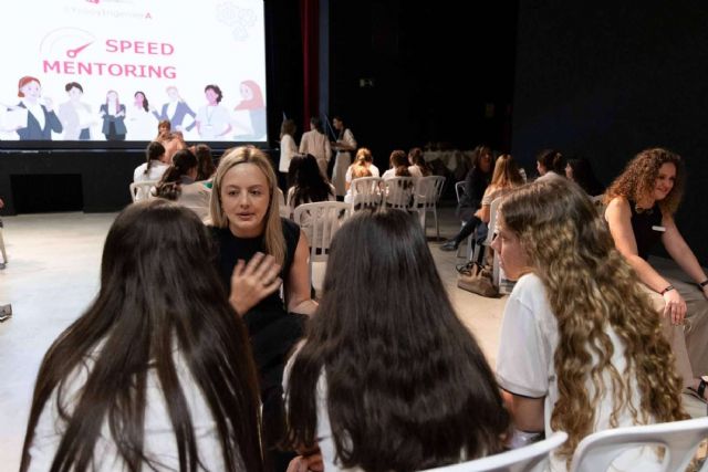 Sólo el 20% los 750.000 profesionales de la ingeniería que hay en el país son mujeres - 1, Foto 1