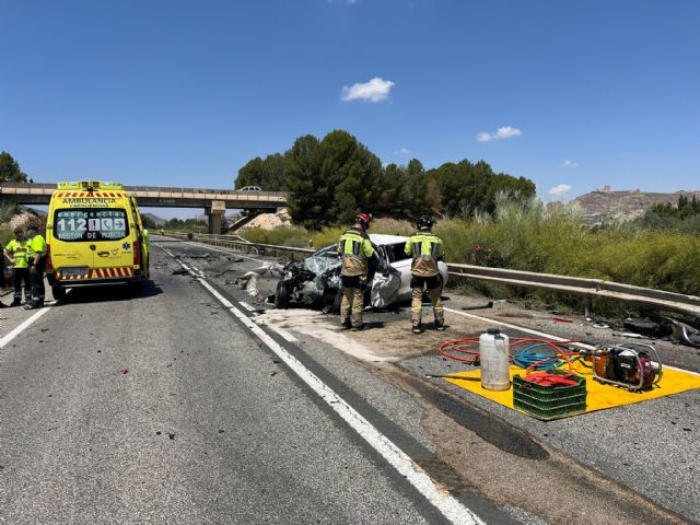 Fallece el conductor de un turismo al chocar contra un camión en Jumilla - 1, Foto 1