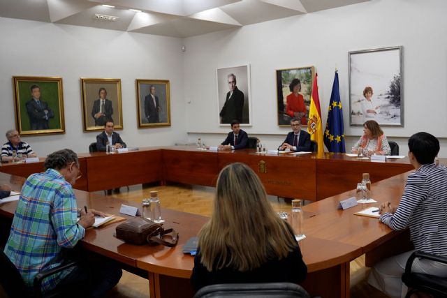 Bolaños se reúne con las víctimas de abusos en el seno de la Iglesia para exigir un sistema de reparación obligatorio, efectivo y en el que tengan voz - 1, Foto 1