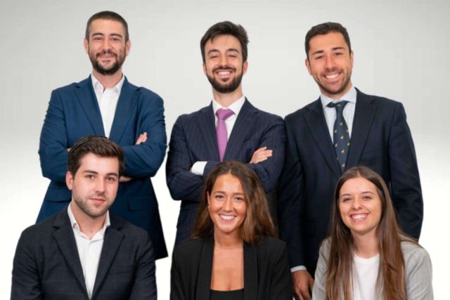 Protección para la vida laboral y financiera con los abogados de Amagna Legal - 1, Foto 1