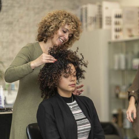 Lino Curly también ofrece asesoramiento curly para particulares, logrando un adecuado cuidado del cabello rizado - 1, Foto 1