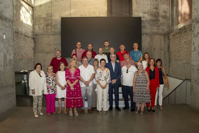 Isabel Rodríguez traslada su reconocimiento a las asociaciones vecinales por su contribución a la participación social, el desarrollo de la democracia y la evolución de las ciudades - 1, Foto 1