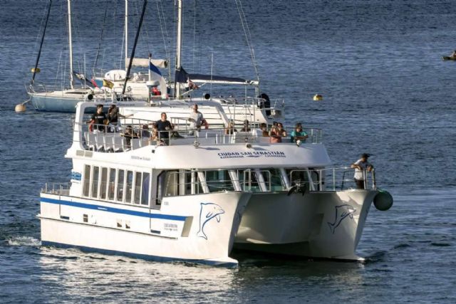 Disfrutar de un paseo en barco sin emisiones, gracias a la alianza entre Catamarán Ciudad San Sebastián y Finanzauto - 1, Foto 1