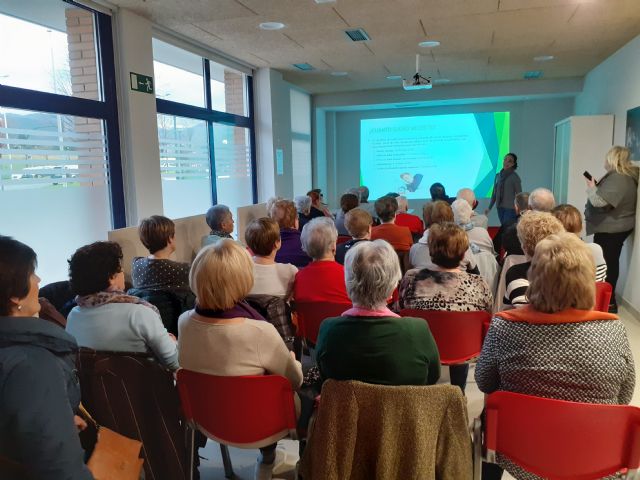 El rol de la farmacia como agente comunitario en las redes locales de salud de Gipuzkoa, finalista en los premios de Innovación Social del Consejo General de Farmacéuticos - 1, Foto 1