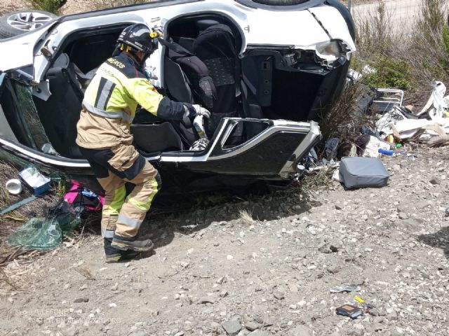 Rescatan a dos personas heridas en accidente de tráfico ocurrido Bullas - 1, Foto 1