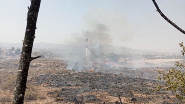 Extinguido el incendio forestal declarado en paraje las Majallanas de Purias, Lorca - 1, Foto 1