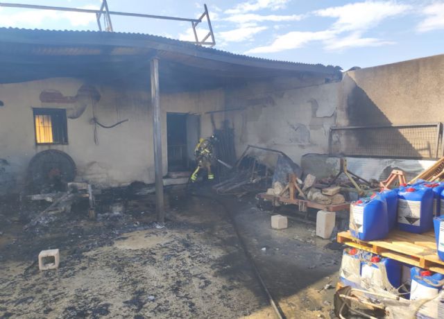 Incendio de un almacén de cítricos en Cieza - 1, Foto 1