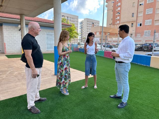 La Escuela Infantil municipal de La Manga sustituye el suelo de caucho del patio por el césped con sistema de drenaje - 1, Foto 1