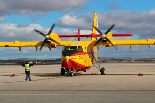 Transición Ecológica desplaza dos aviones anfibios de gran capacidad para apoyar a Portugal en la extinción de un incendio forestal en Madeira - 1, Foto 1