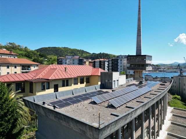 Inicio de curso con energía solar: 36 centros educativos comienzan el nuevo curso con paneles solares instalados por Grupo Bikote Solar - 1, Foto 1