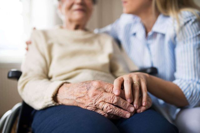 Un 65% de las cuidadoras y familiares de personas mayores sufren agotamiento físico y mental severo - 1, Foto 1