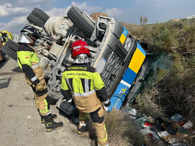 Un camionero herido en accidente de tráfico en Abanilla - 1, Foto 1