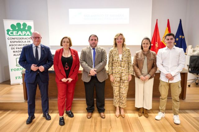 Alegría destaca el trabajo de familias y estudiantes en el objetivo compartido de mejorar la educación pública - 1, Foto 1