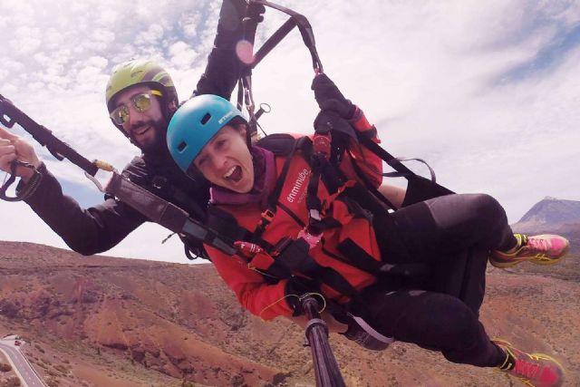 La experiencia de volar en parapente biplaza en Tenerife con Enminube Parapente - 1, Foto 1