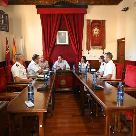 El Ayuntamiento de Mula se prepara para la entrega de la donación de alimentos de la Fuerza Naval en diciembre - 1, Foto 1