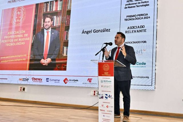 Premios PETEC 2024; Ángel González de GlobátiKa galardonado por su trayectoria en ciberseguridad y peritaje informático - 1, Foto 1